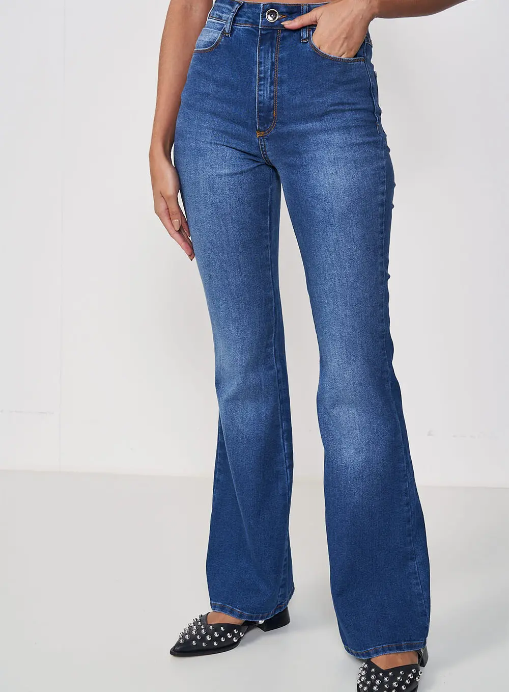 Calça Jeans Flare Silhueta Marcante Índigo