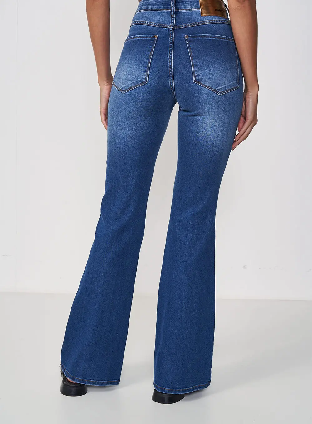 Calça Jeans Flare Silhueta Marcante Índigo