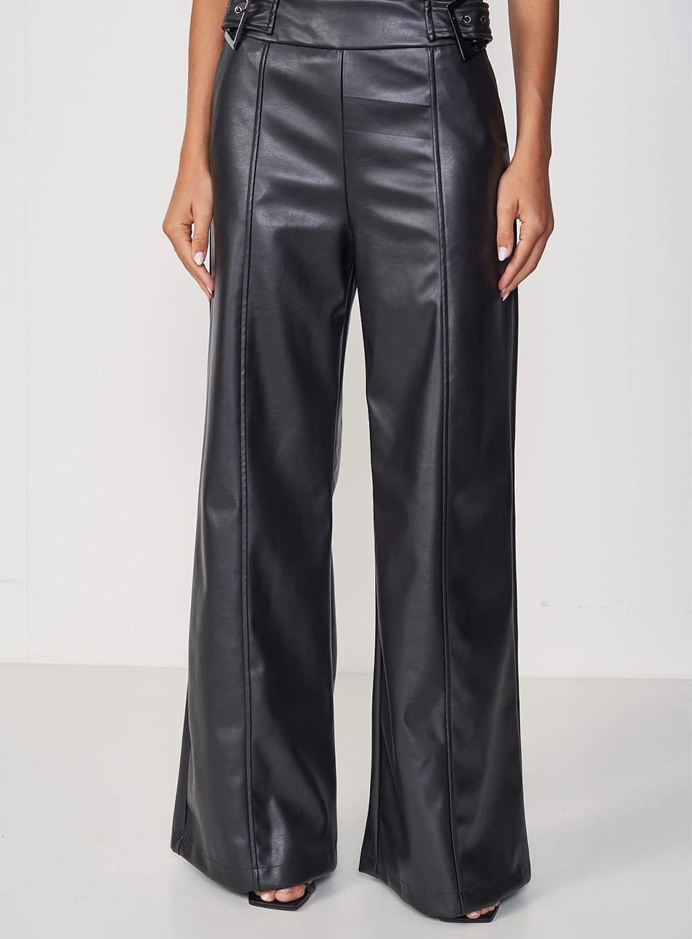 Calça Feminina Wide Leg Em Tecido Sintético Preto