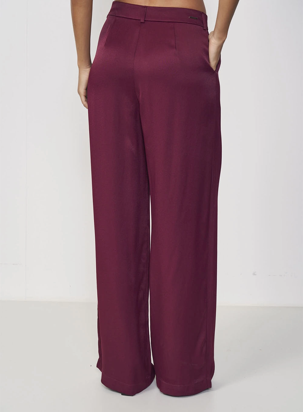 Calça Feminina Pantalona Acetinada Bordô Bloodstone