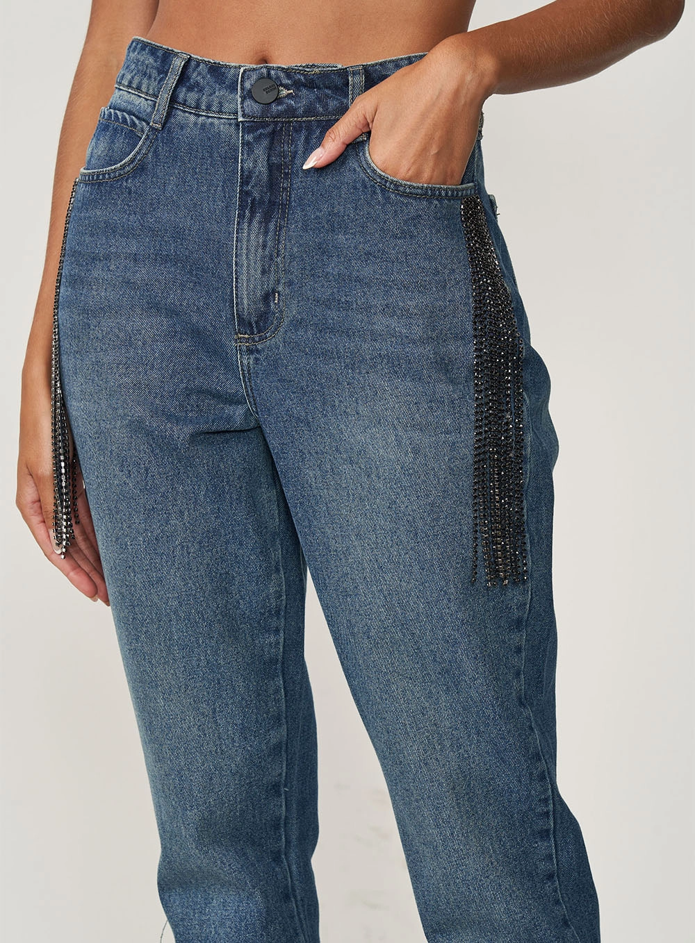 Calça Feminina Jeans Mom Com Correntes - Bruna Índigo