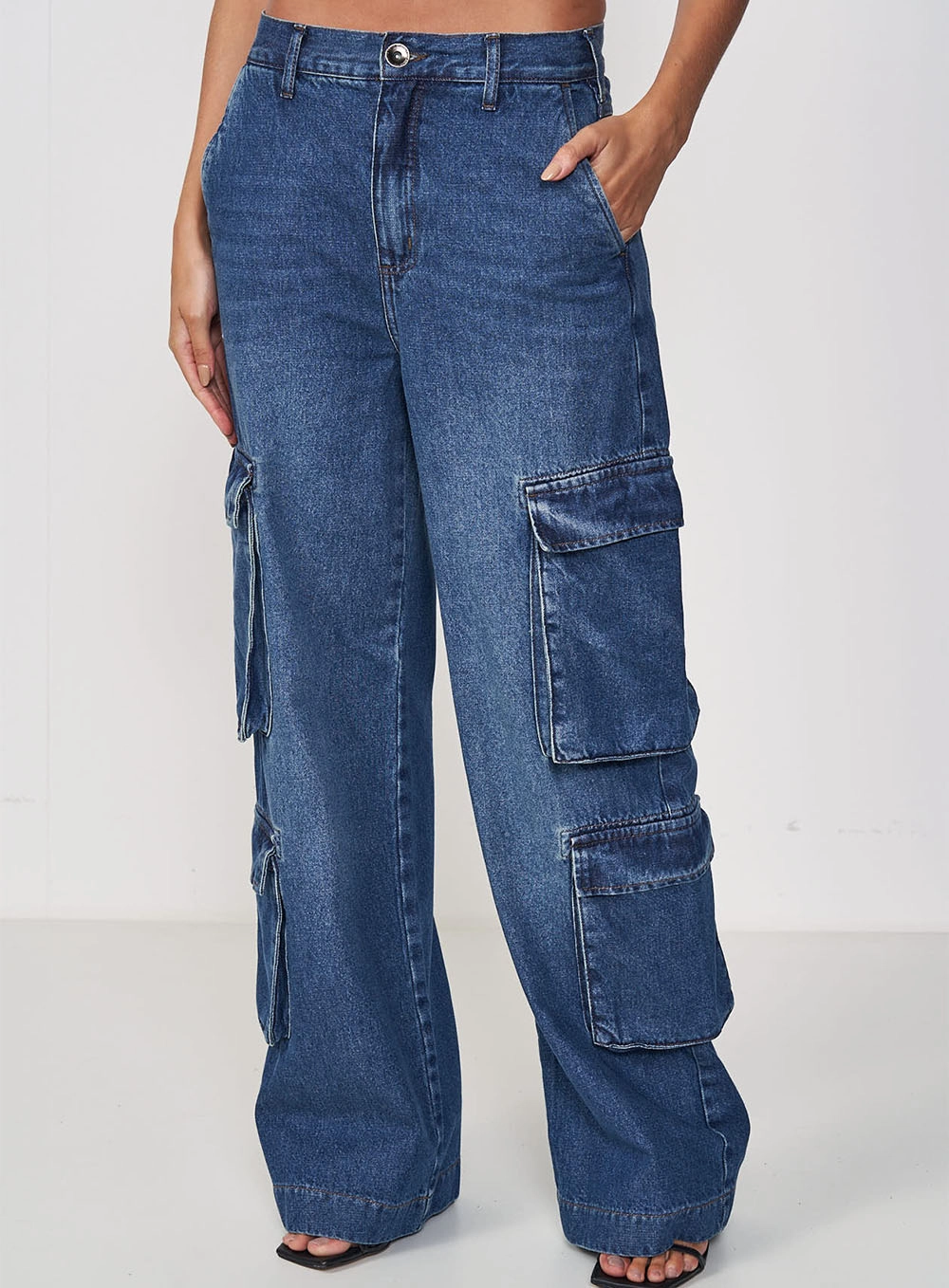 Calça Feminina Jeans Wide Leg Cargo - Leoni Índigo