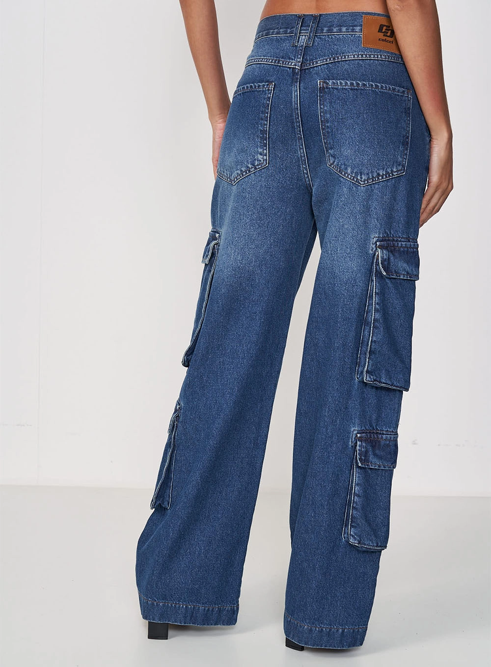 Calça Feminina Jeans Wide Leg Cargo - Leoni Índigo