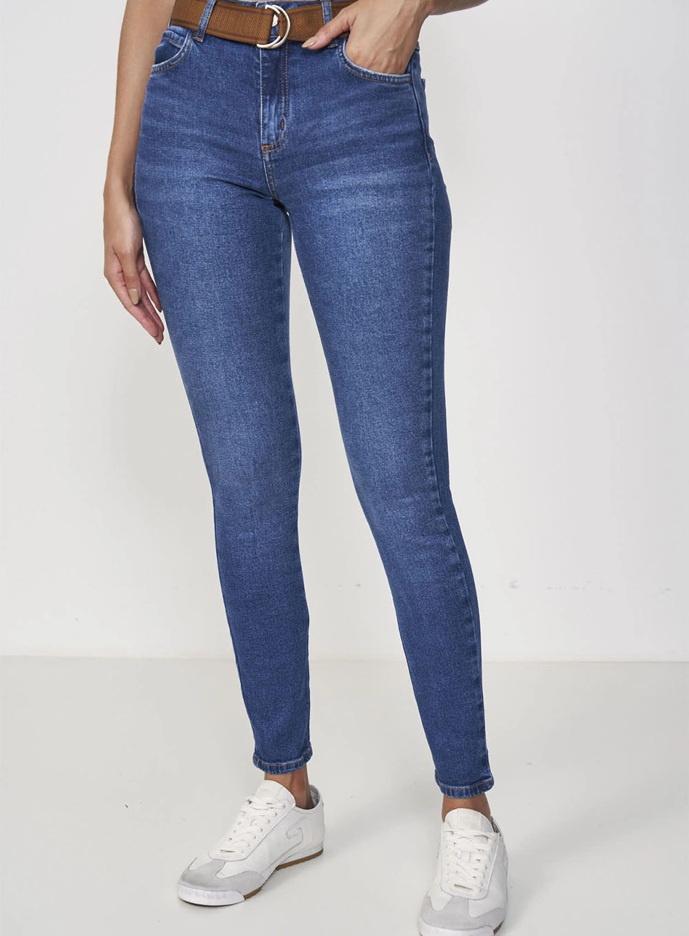 Calça Feminina Jeans Skinny Ajustada Com Cinto Bia Índigo