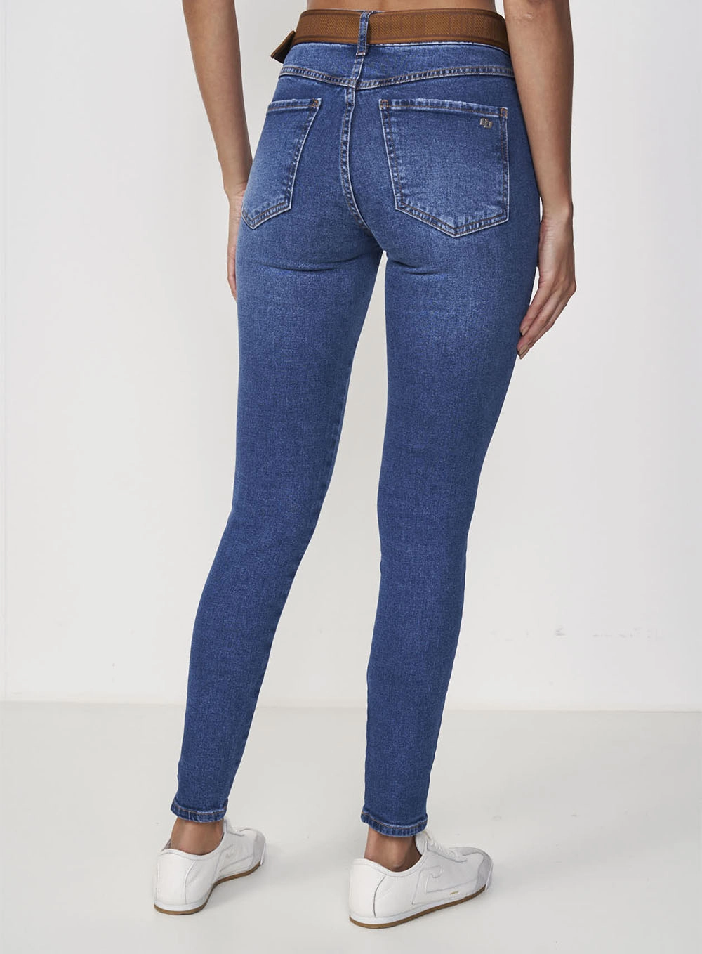 Calça Feminina Jeans Skinny Ajustada Com Cinto Bia Índigo