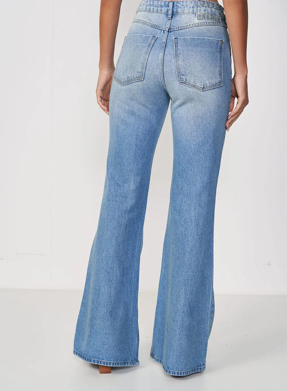 Calça Feminina Jeans Flare - Kendall Índigo