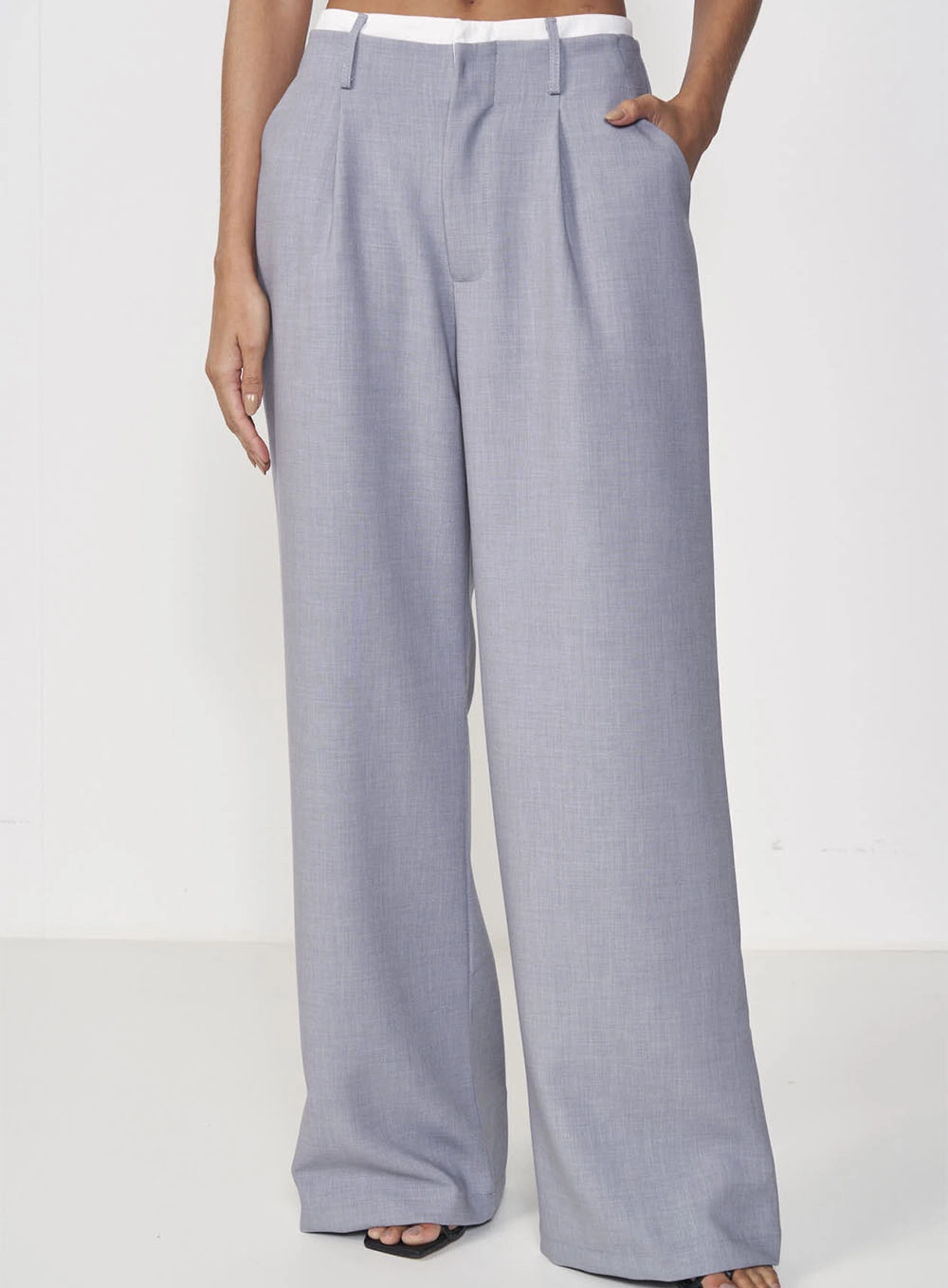 Calça Alfaiataria Feminina Ampla Cinza