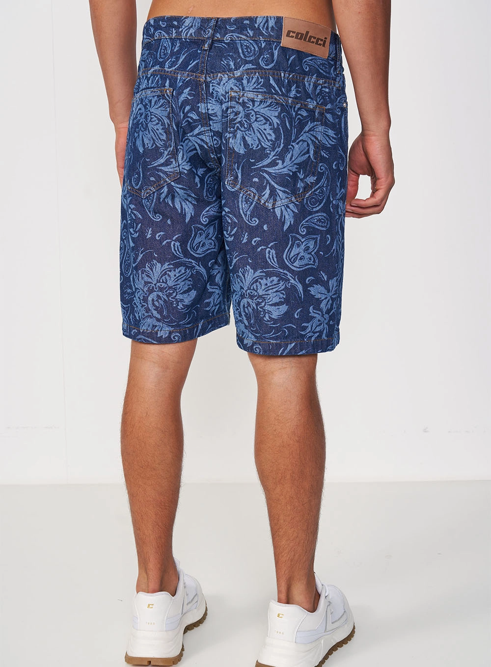 Bermuda Jeans Estampa Botânica Noturna Índigo
