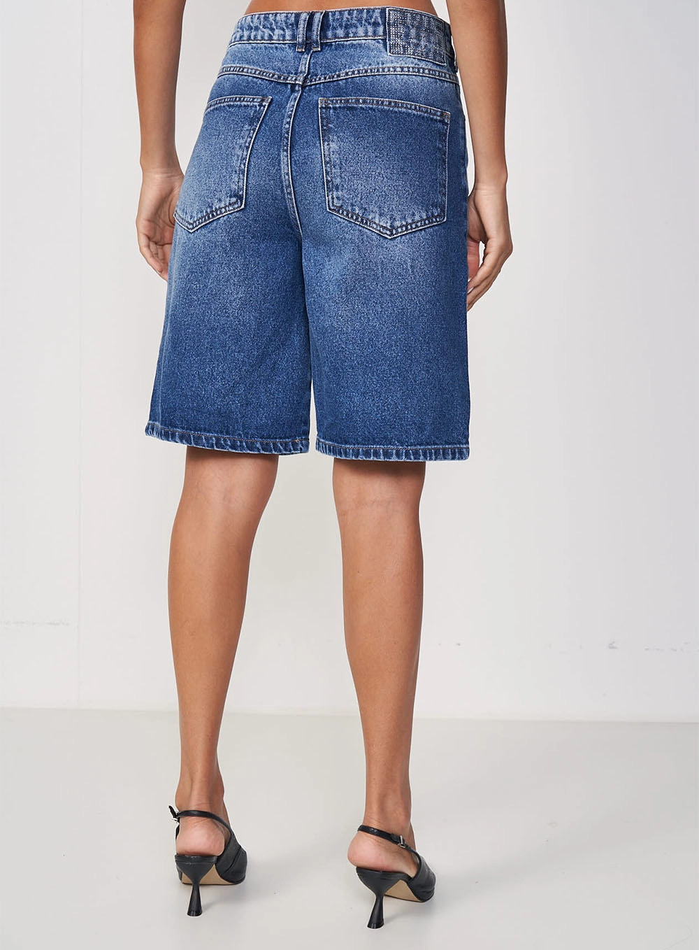 Bermuda Feminina Jeans Média - Gigi Índigo