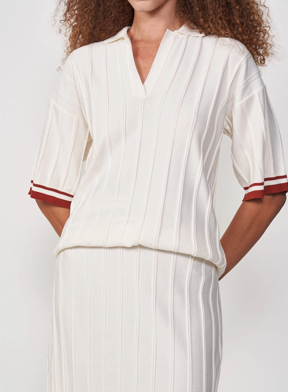 Polo Feminina Em Tricô Com Detalhe Em Listras Off Shell