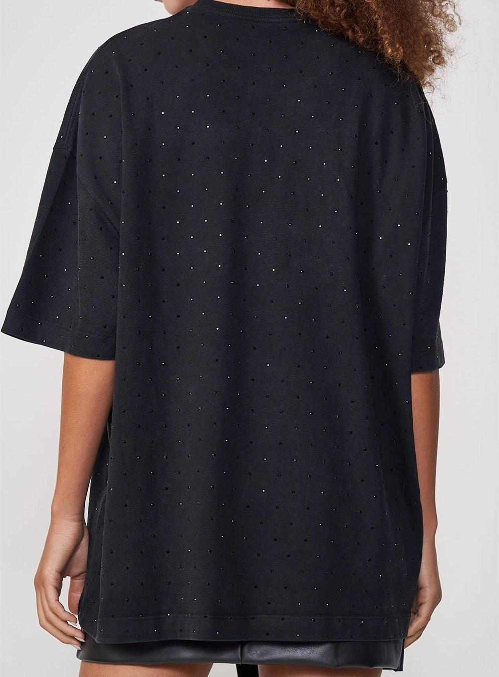 Camiseta Unissex Oversized Com Aplicação Preto