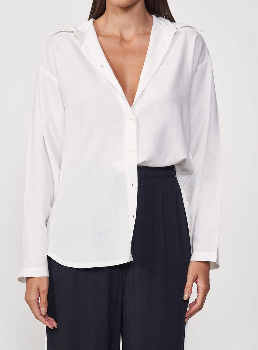 Camisa Feminina Alfaiataria Reta Manga Longa Off Shell