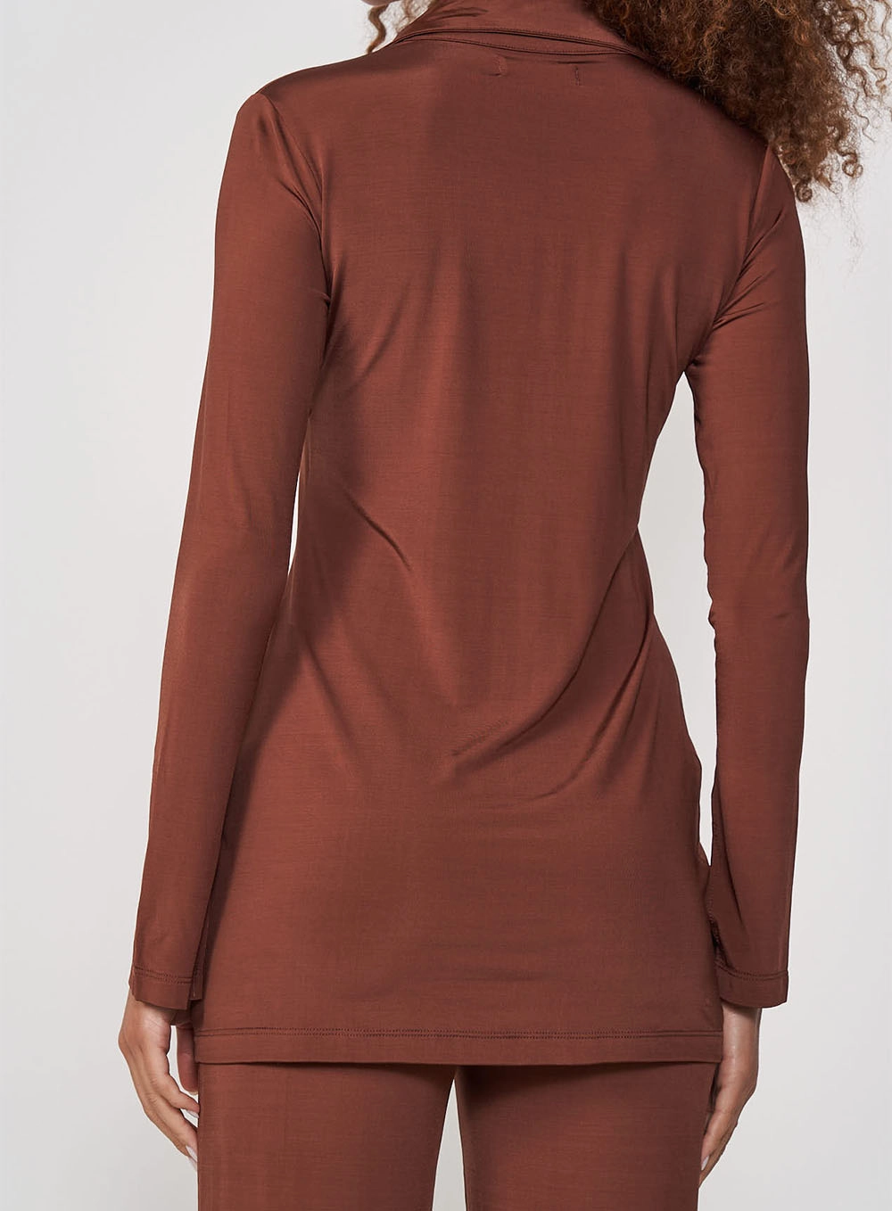 Camisa Feminina Manga Longa Justa Marrom