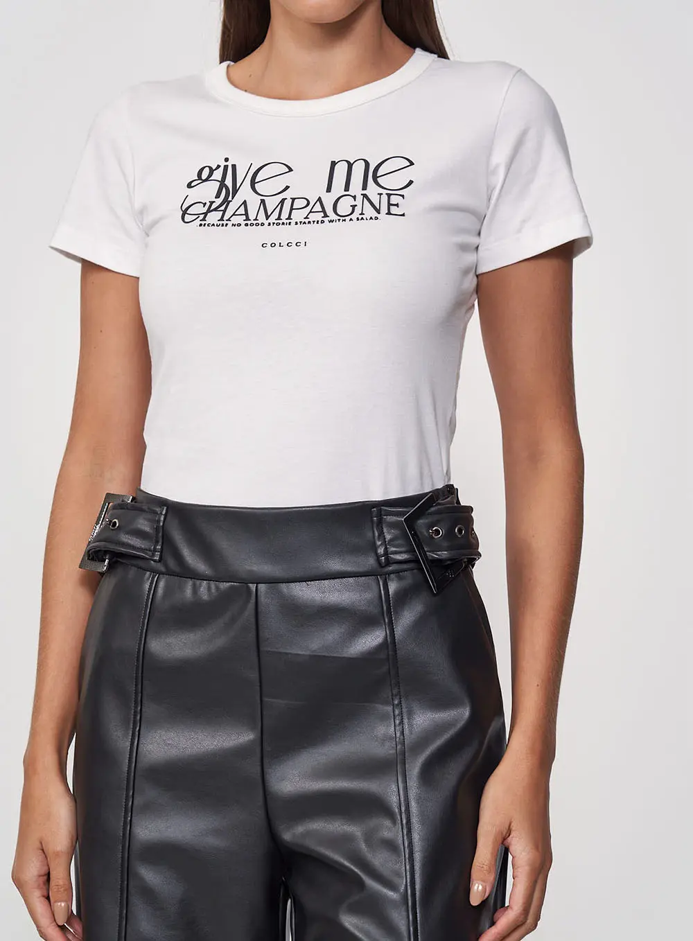 Camiseta Feminina Ajustada Com Estampa Off Shell