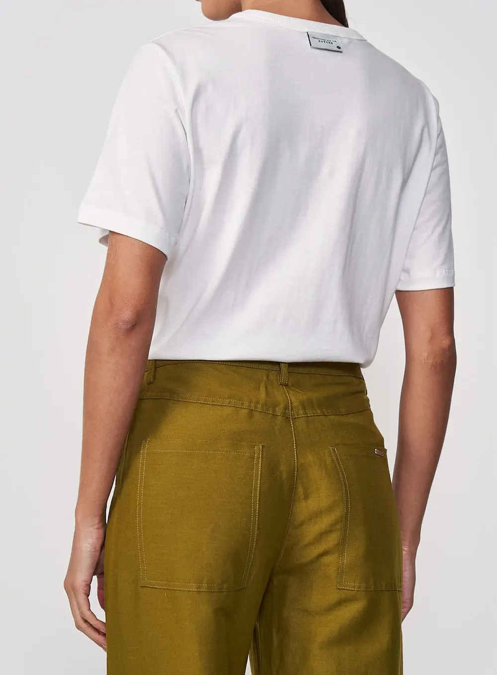 Camiseta Reta Com Logo Em Alto Relevo Off Shell