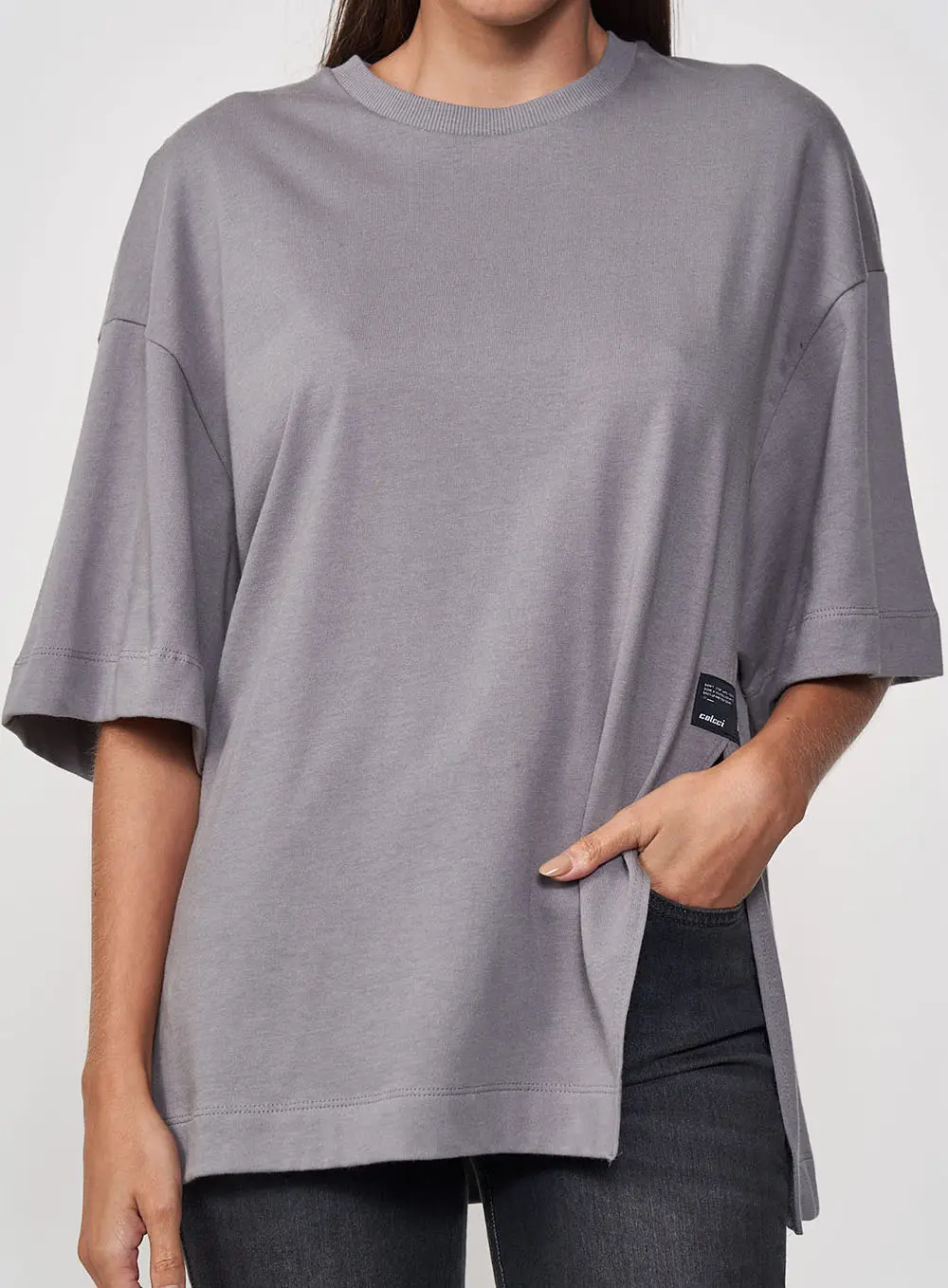 Camiseta Feminina Oversized Com Fenda Lateral Cinza