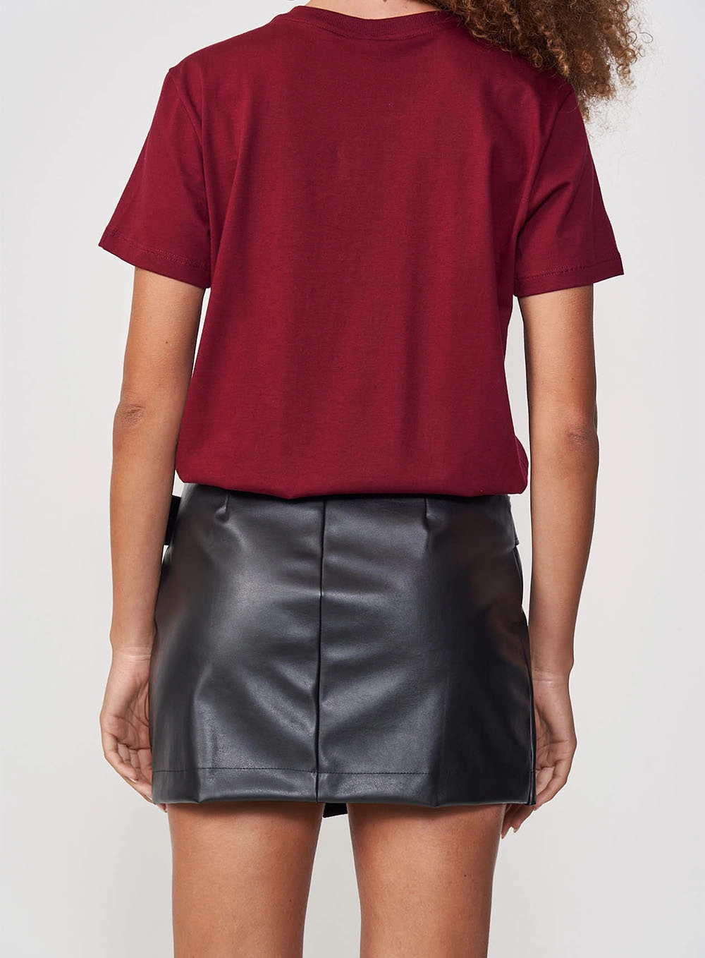 Camiseta Estampada Com Aplicação Bordô Bloodstone