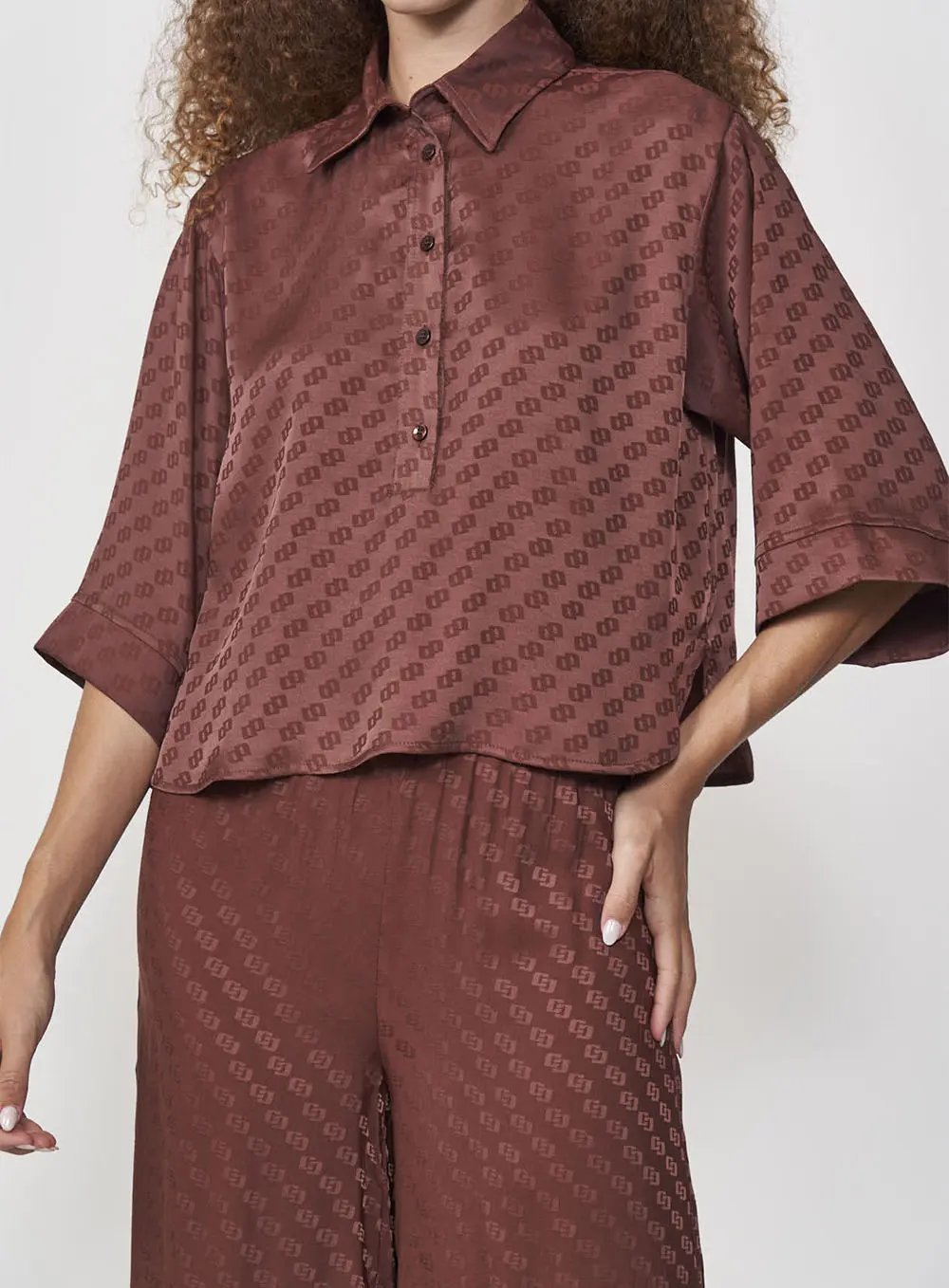 Camisa Curta Jacquard Enigma Marrom