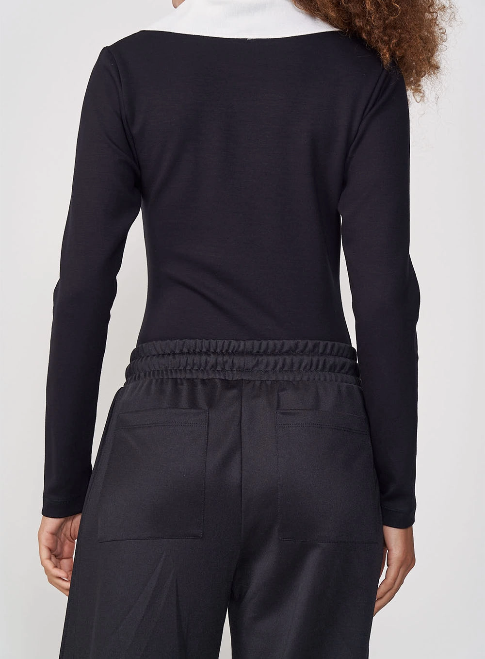 Blusa Comfort Manga Longa Com Gola Dupla Preto