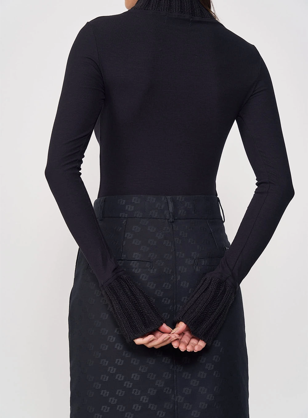 Blusa Feminina Manga Longa Em Tricô Gola Alta Preto