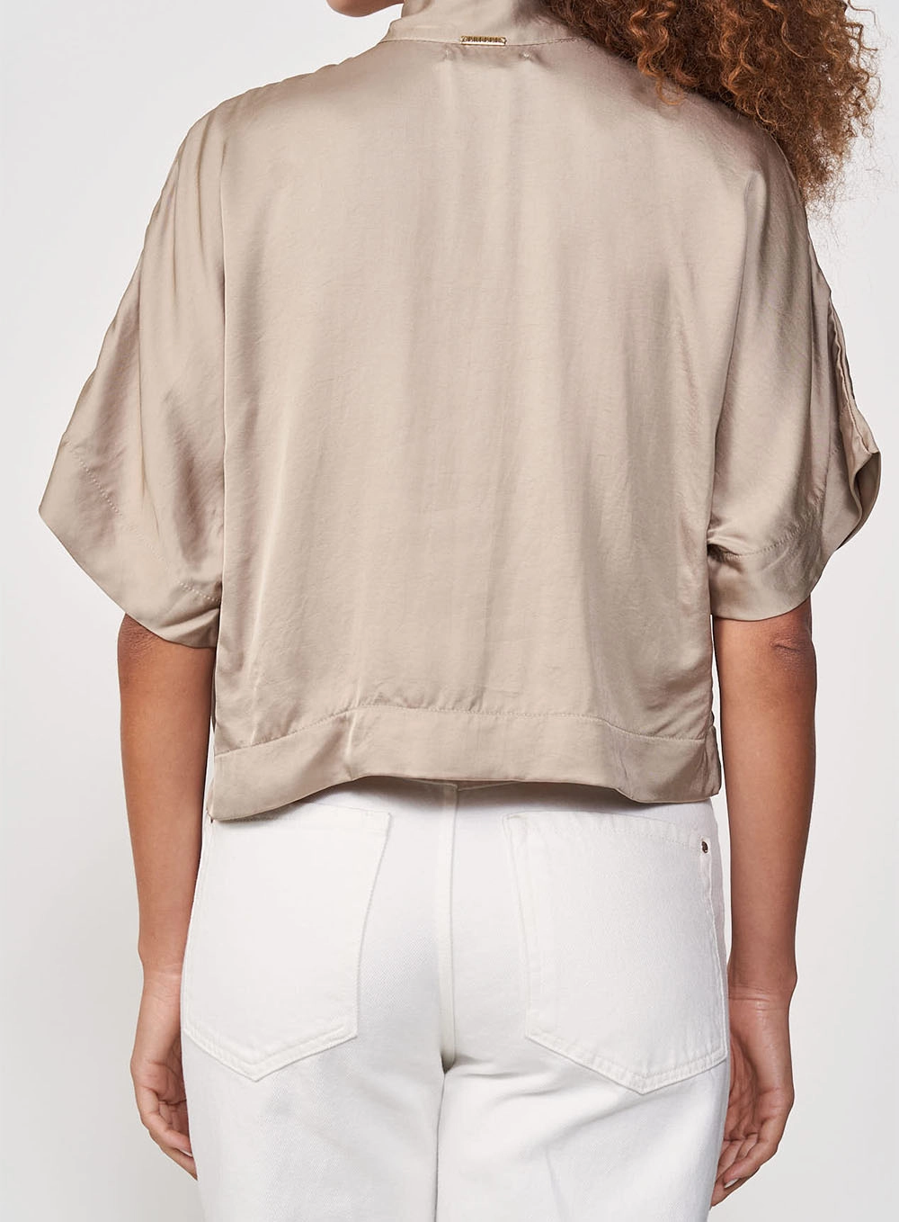 Blusa Feminina Fluida Com Decote Ombro A Ombro Bege