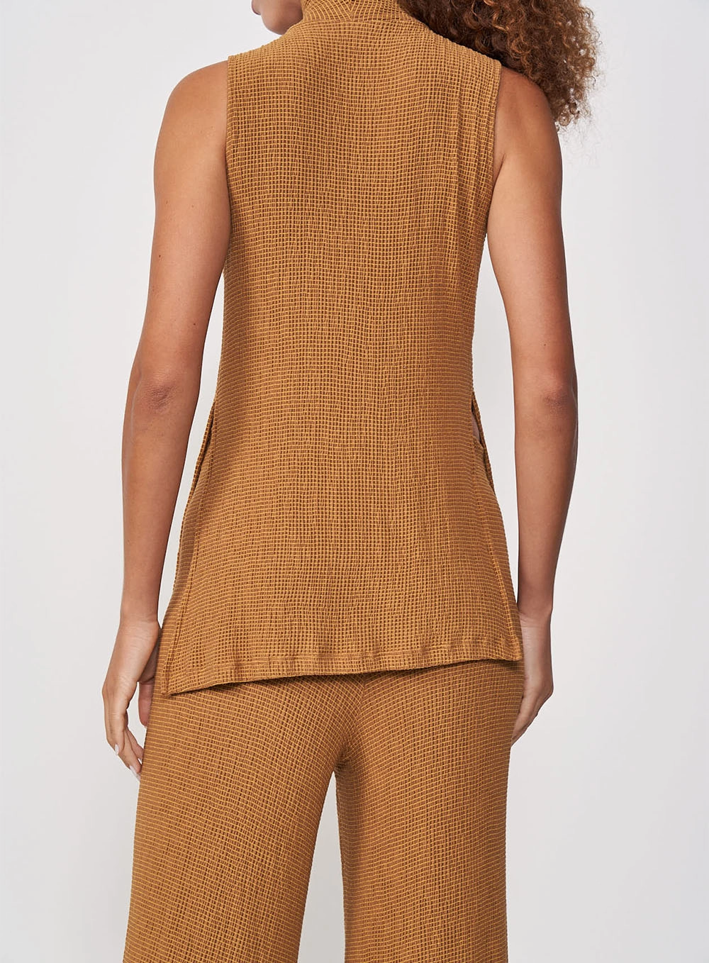 Blusa Feminina Malha Texturizada Gola Alta Marrom Evermore