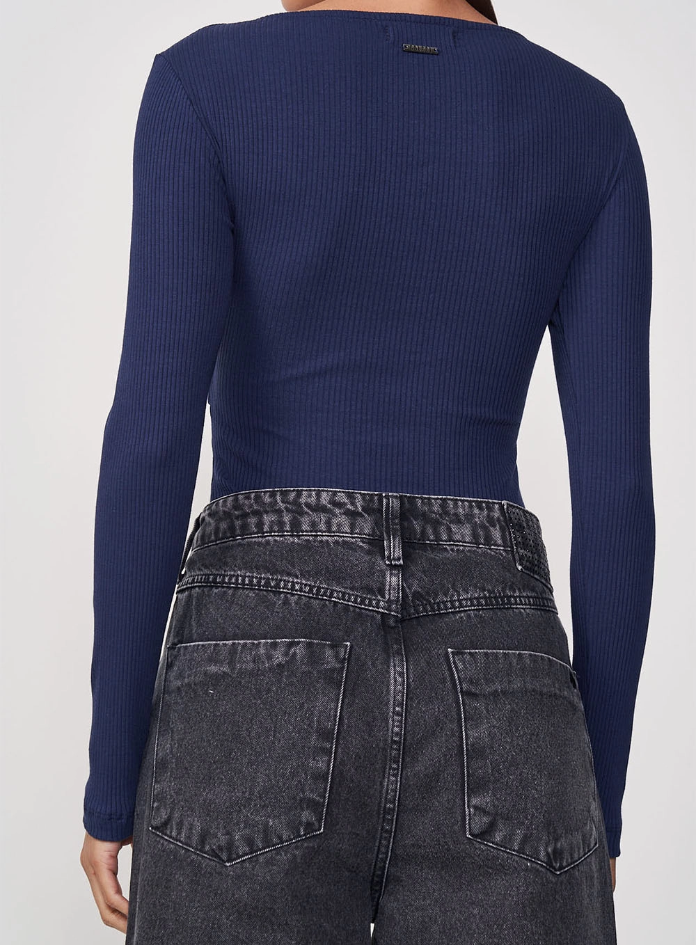Blusa Feminina Malha Canelada Com Recortes Vazados Azul Darkness