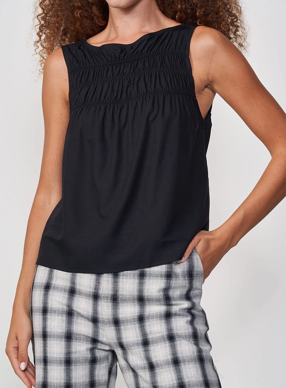 Blusa Regata Viscose Detalhe Franzido Preto