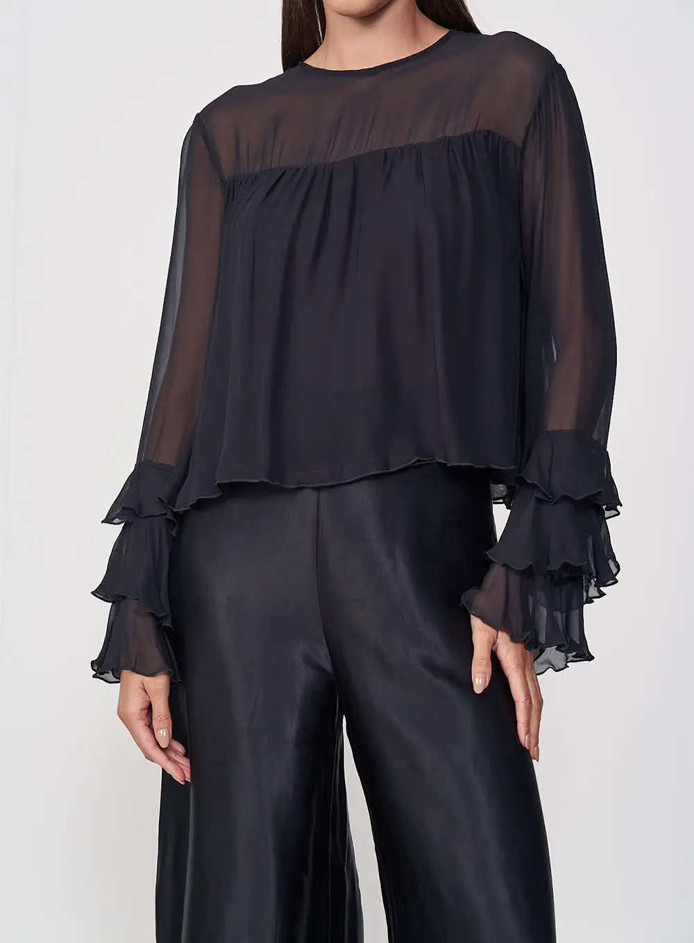 Blusa Solta Com Transparência E Babados Preto