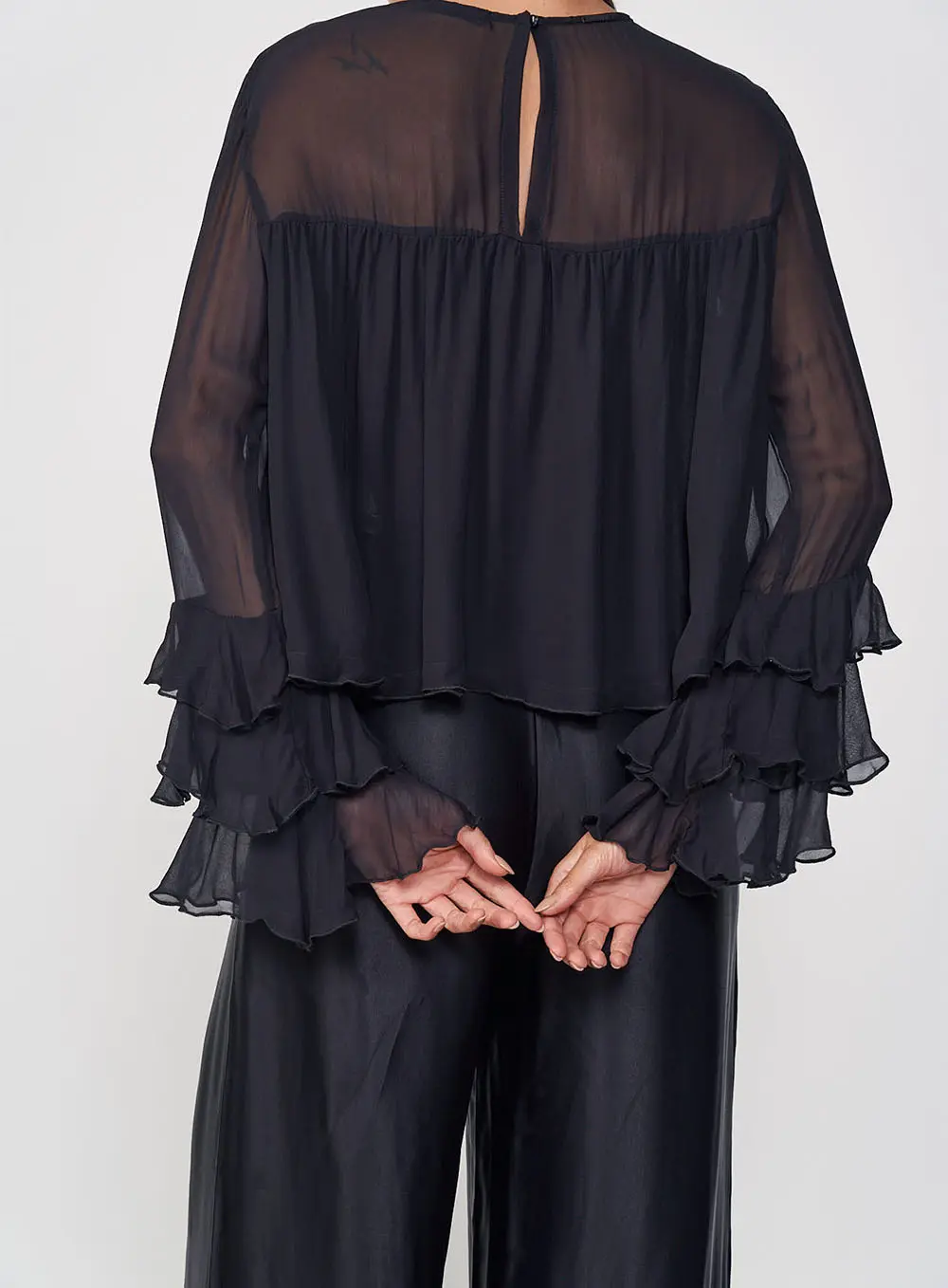 Blusa Solta Com Transparência E Babados Preto