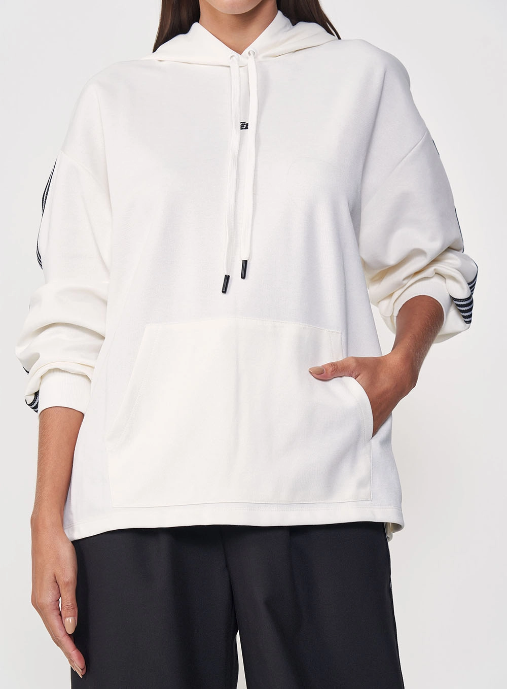 Blusão Feminino Com Capuz Reto Off Shell