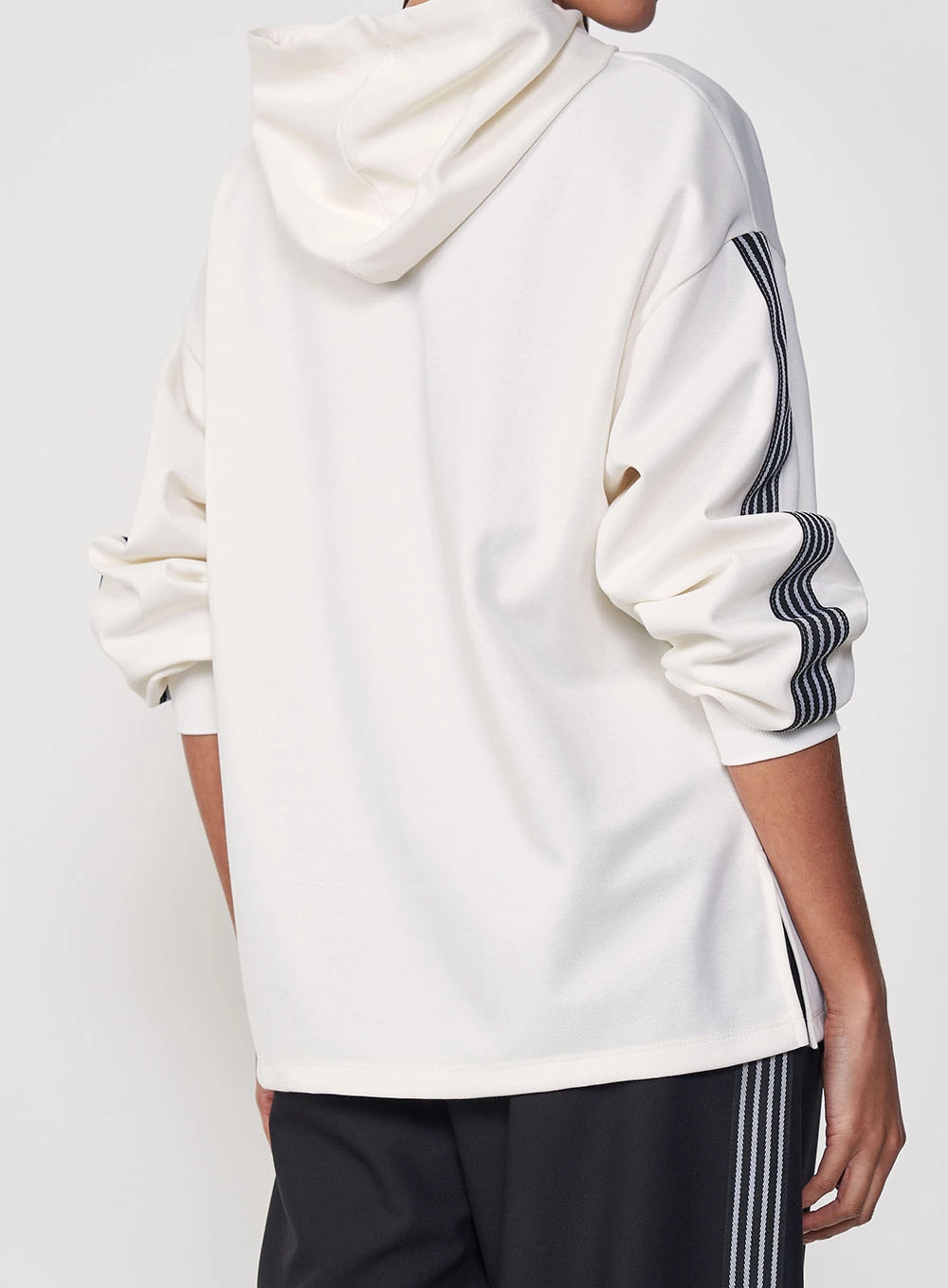 Blusão Feminino Com Capuz Reto Off Shell