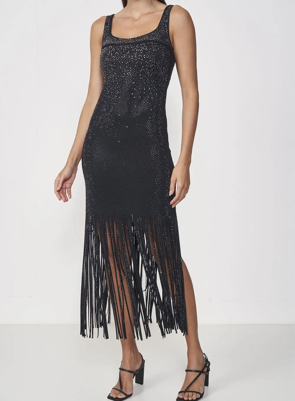 Vestido Reto Midi Franjado Com Aplicação Preto