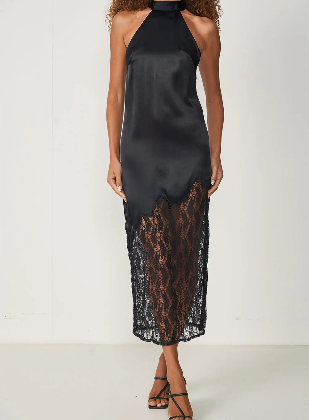 Vestido Midi Acetinado Com Renda Preto