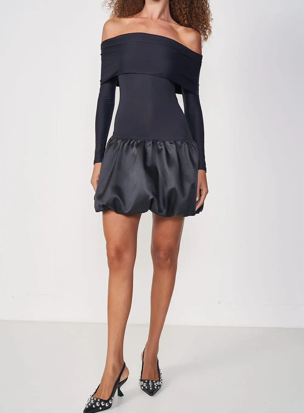 Vestido Justo Ombro A Ombro Saia Balonê Preto