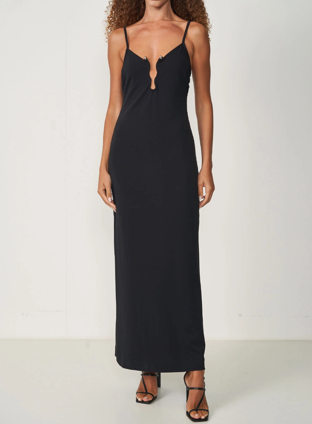 Vestido Longo Com Decote Cavado Preto
