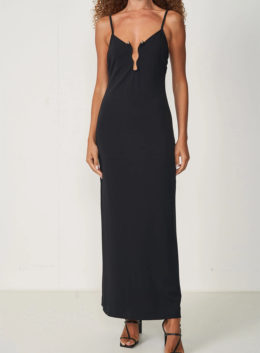 Vestido Longo Com Decote Cavado Preto