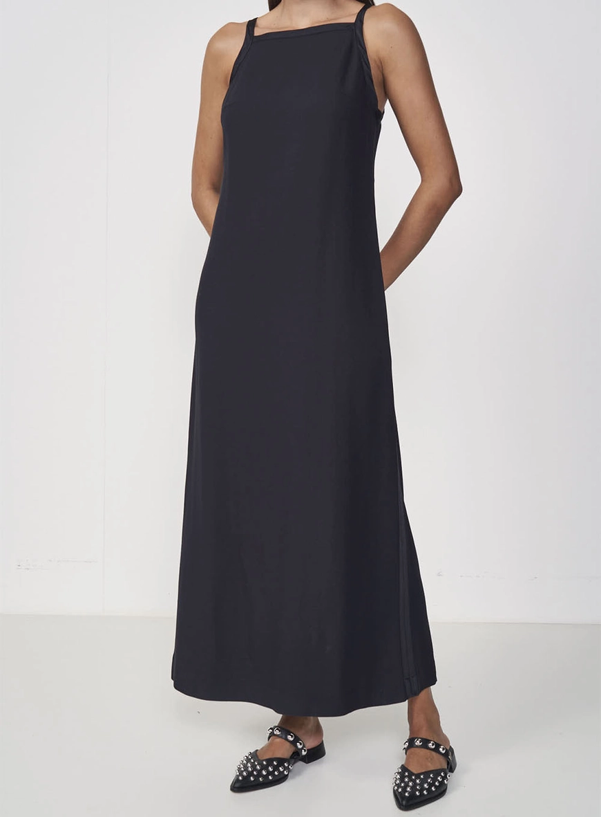 Vestido Longo Minimalista Noturno