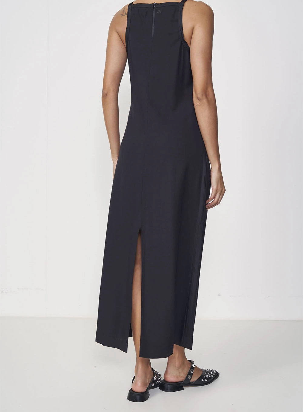 Vestido Longo Minimalista Noturno Preto