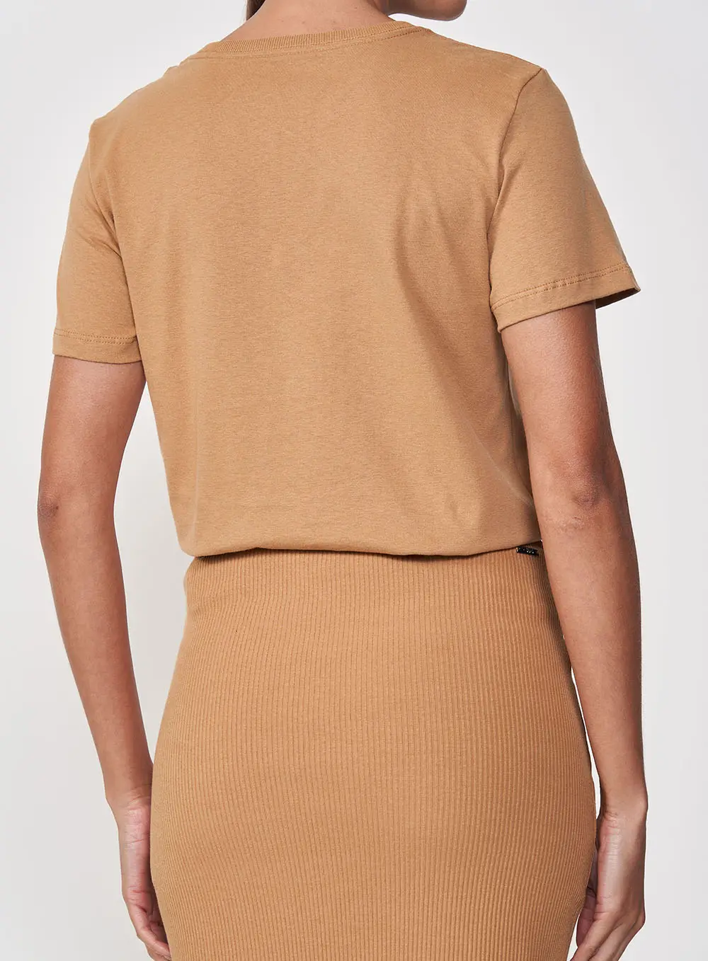 Camiseta Feminina Regular Manga Curta Bege 2