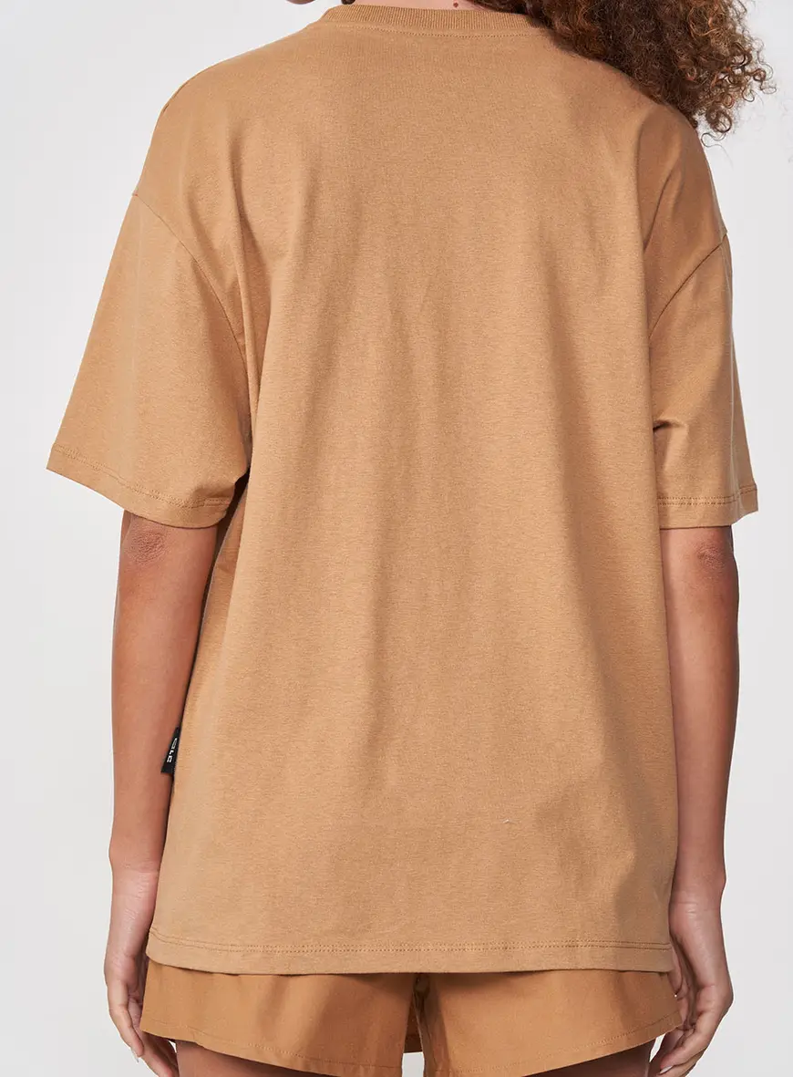 Camiseta Feminina Oversized Alongada Estampada Bege 2