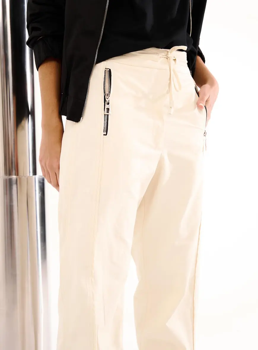 Calça Feminina Jogger Detalhes Zíperes Bege 2