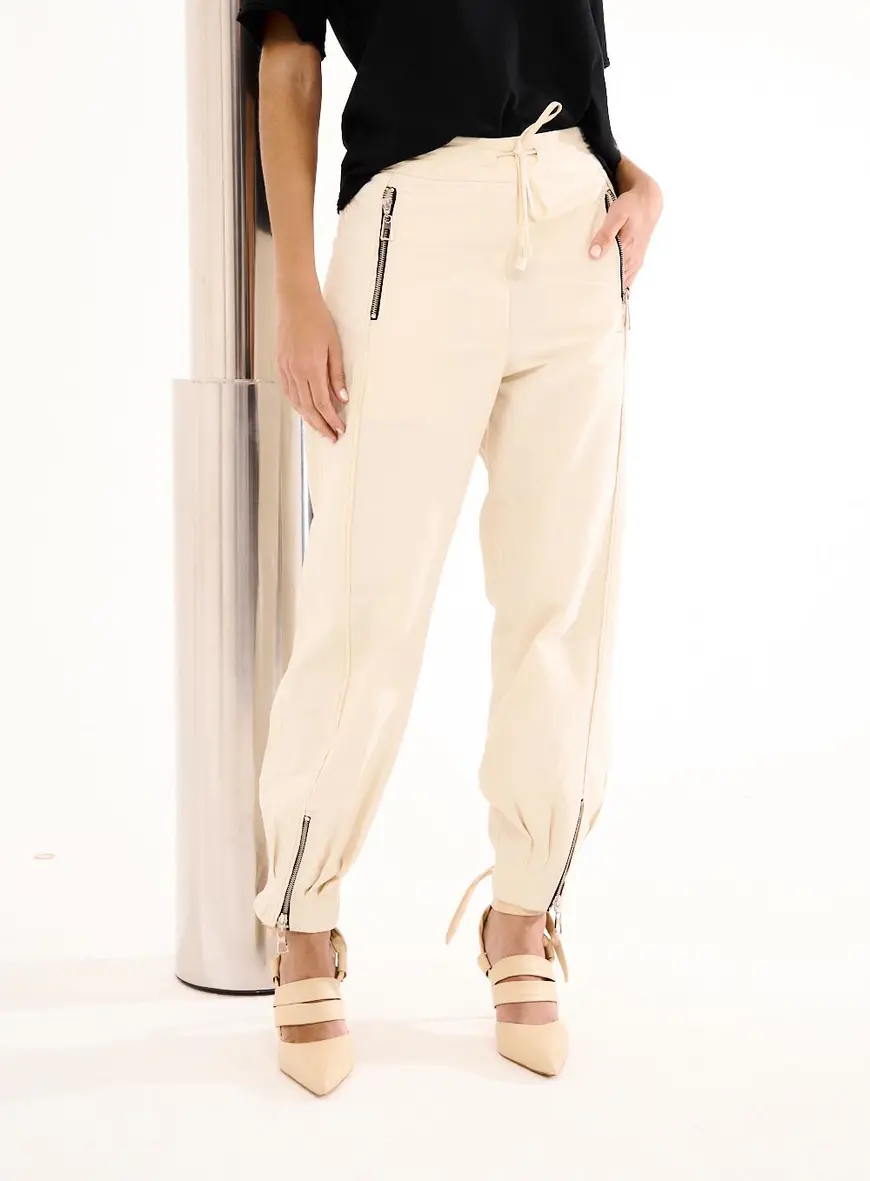 Calça Feminina Jogger Detalhes Zíperes Bege 5