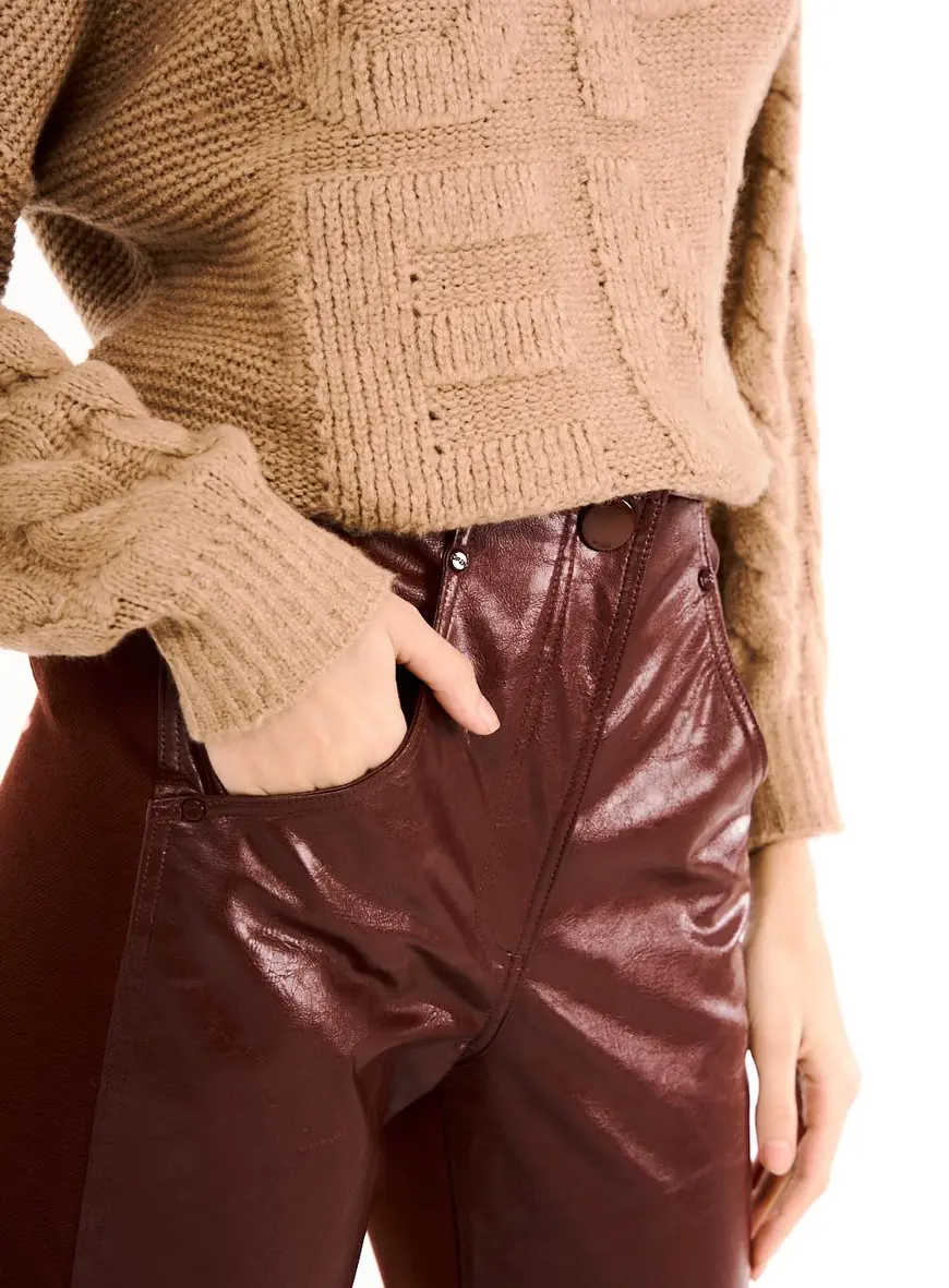 Calça Feminina Flare Couro Ecológico Marrom Terracota 2