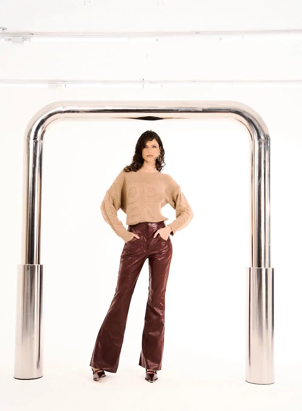 Calça Feminina Flare Couro Ecológico Marrom Terracota 4