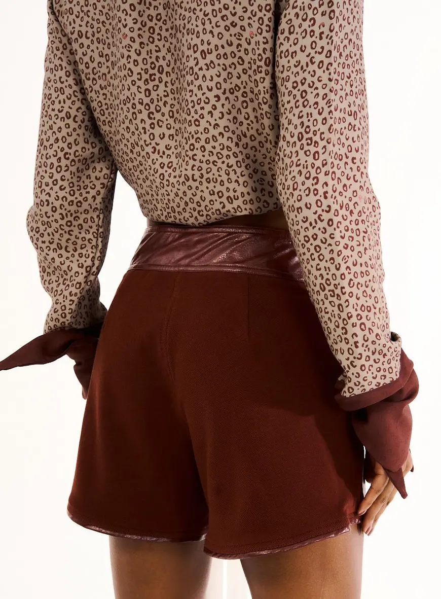 Short Bi-material Em Pu Marrom Terracota 3