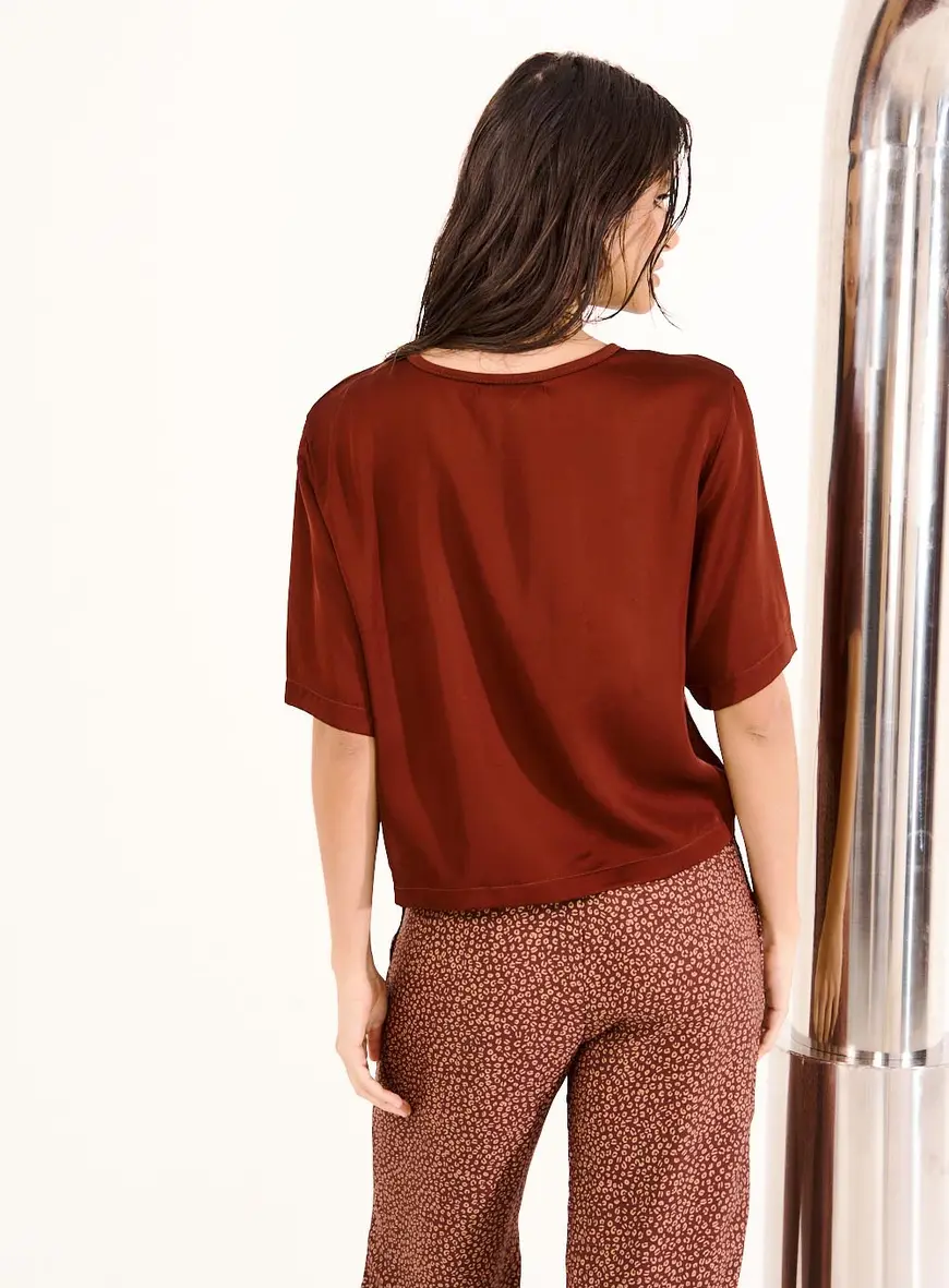 Blusa Feminina Manga Curta Relaxed Fit Marrom Terracota 2