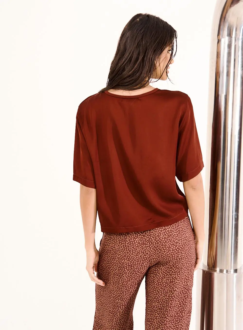 Blusa Feminina Manga Curta Relaxed Fit Marrom Terracota 2