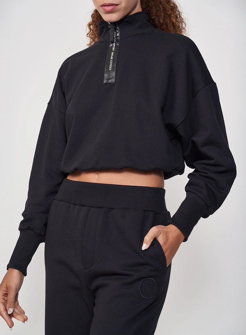 Blusão Moletom Feminino Loose Gola Alta E Zipper Preto