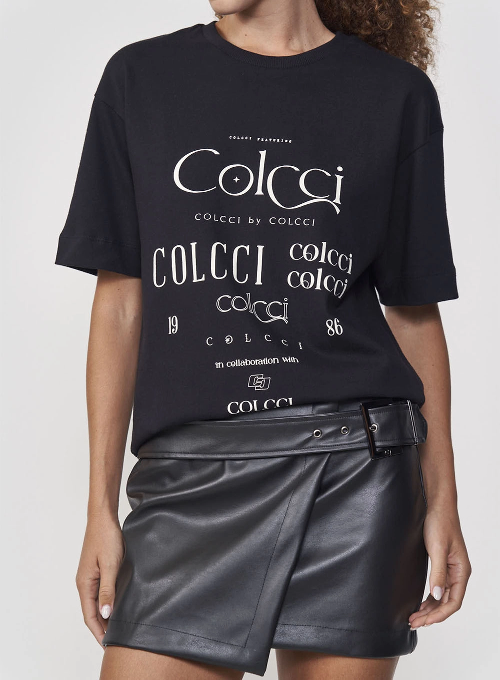 Camiseta Feminina Estampada Manga Curta Preto